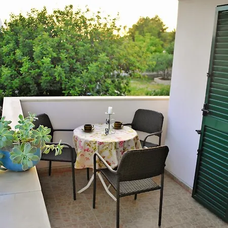 Apartments Buljevic Vrboska Room photo